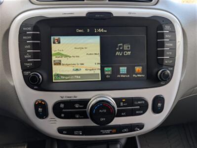 2017 Kia Soul EV EV Luxury   - Photo 16 - Knoxville, TN 37919