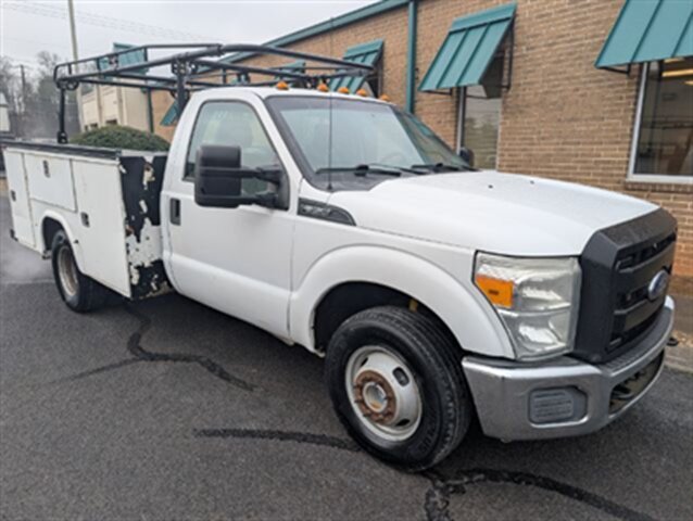 2014 Ford F-350 Super Duty XL  Utility Body - Photo 1 - Knoxville, TN 37919