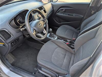 2013 Kia Rio 5-Door LX   - Photo 8 - Knoxville, TN 37919