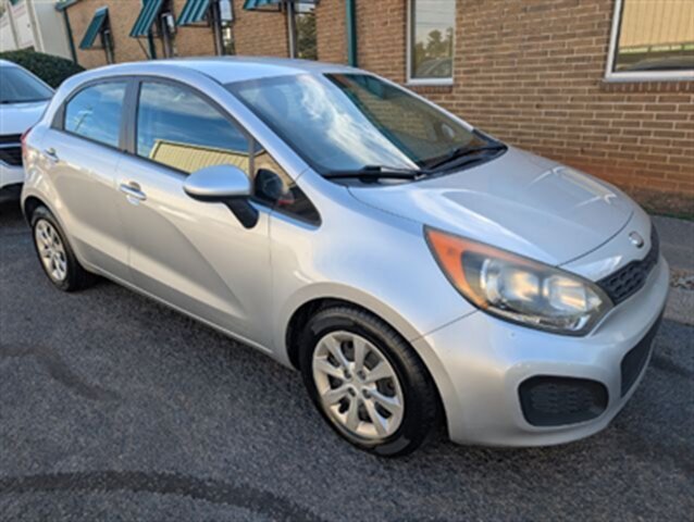 2013 Kia Rio 5-Door LX   - Photo 1 - Knoxville, TN 37919
