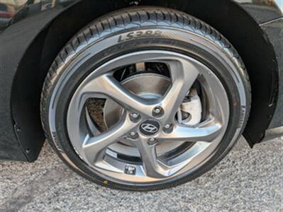 2020 Hyundai Veloster 2.0L - Photo 6 - Knoxville, TN 37919