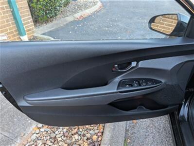 2020 Hyundai Veloster 2.0L - Photo 7 - Knoxville, TN 37919