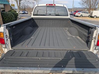2004 Toyota Tundra SR5 4dr Access Cab SR5   - Photo 25 - Knoxville, TN 37919