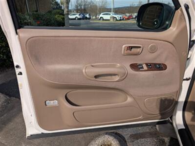 2004 Toyota Tundra SR5 4dr Access Cab SR5   - Photo 7 - Knoxville, TN 37919