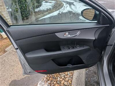 2023 Kia Forte LXS   - Photo 7 - Knoxville, TN 37919