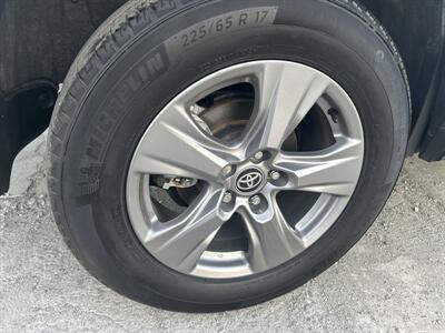 2024 Toyota RAV4 XLE  AWD - Photo 12 - Ontario, CA 91762
