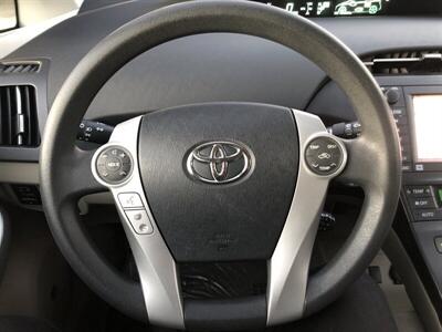2011 Toyota Prius Three   - Photo 13 - Ontario, CA 91762