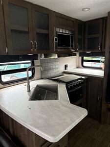 2019 PALAMINO PUMA 32 RKTS 32RKTS   - Photo 9 - Santee, CA 92071