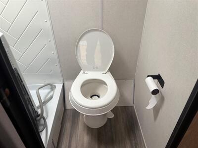 2024 Prime Time RV Avenger 17  BHS   - Photo 12 - Santee, CA 92071