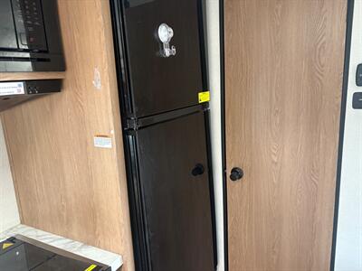 2024 Prime Time RV Avenger 17  BHS   - Photo 11 - Santee, CA 92071