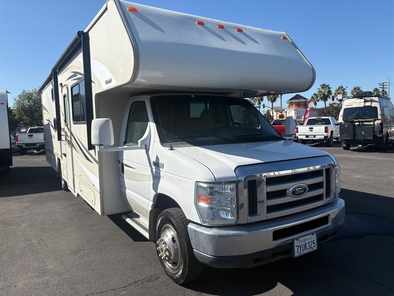 2016 WINNEBAGO MINNIE WINNIE 31 H   - Photo 1 - Santee, CA 92071