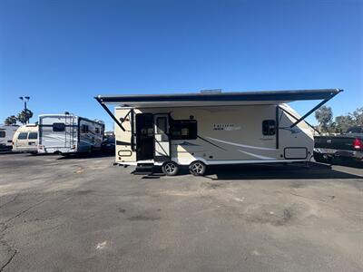2019 FOREST RIVER FREEDOM EXPRESS ULTRA LITE 246 RKS - Photo 2 - Santee, CA 92071