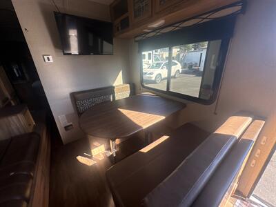 2019 FOREST RIVER FREEDOM EXPRESS ULTRA LITE 246 RKS - Photo 13 - Santee, CA 92071