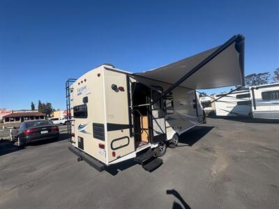 2019 FOREST RIVER FREEDOM EXPRESS ULTRA LITE 246 RKS - Photo 3 - Santee, CA 92071