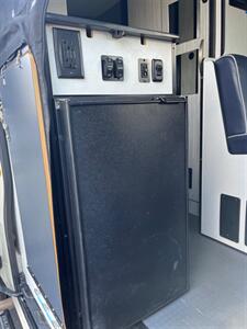 2021 WINNEBAGO REVEL 4X4 REVEL 4X4 - Photo 12 - Santee, CA 92071