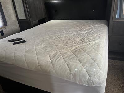 2017 ICONIC 2817 FIFTH WHEEL TOY HAULER 2817 - Photo 14 - Santee, CA 92071