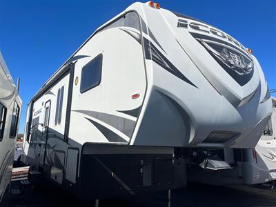 2017 ICONIC 2817 FIFTH WHEEL TOY HAULER 2817