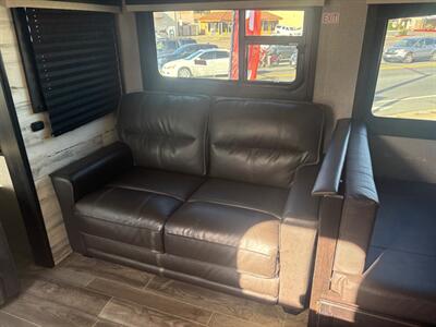 2021 Jayco JAYFLIGHT 27L 27L   - Photo 11 - Santee, CA 92071