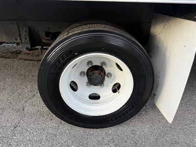 2022 Isuzu NQR  BOX - Photo 9 - Nashville, TN 37210