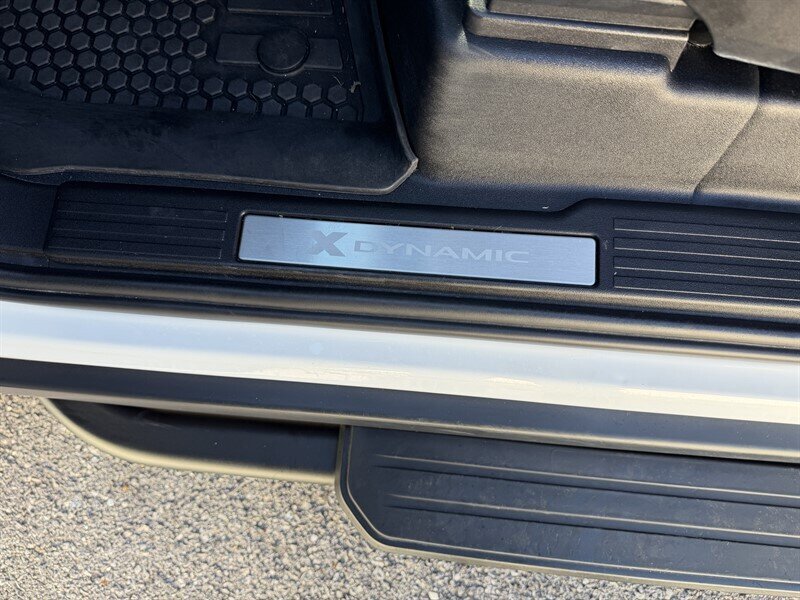 2023 Land Rover Defender 90 X-Dynamic SE - Photo 20 - Nashville, TN 37210