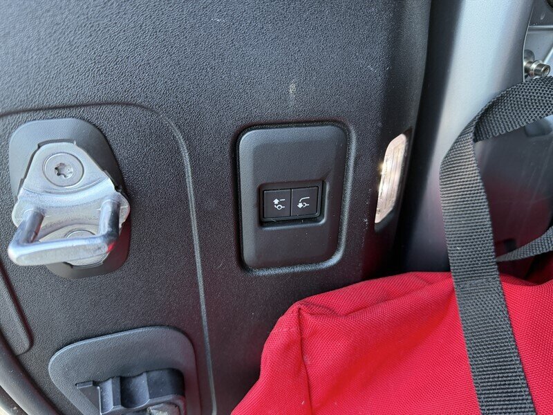 2023 Land Rover Defender 90 X-Dynamic SE - Photo 29 - Nashville, TN 37210