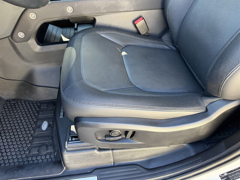 2023 Land Rover Defender 90 X-Dynamic SE - Photo 19 - Nashville, TN 37210