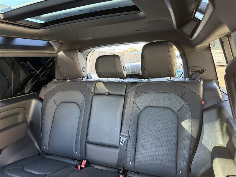 2023 Land Rover Defender 90 X-Dynamic SE - Photo 26 - Nashville, TN 37210