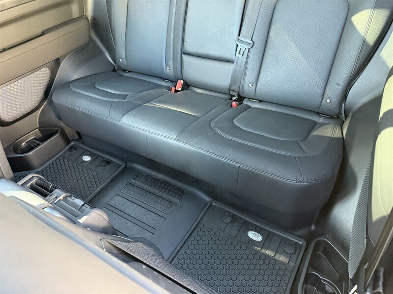 2023 Land Rover Defender 90 X-Dynamic SE - Photo 24 - Nashville, TN 37210