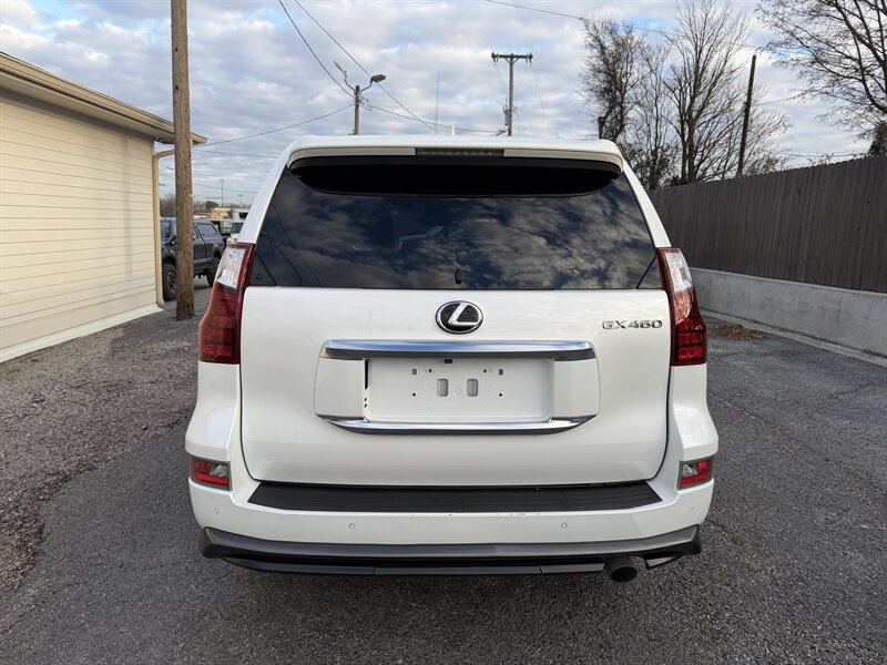 2022 Lexus GX 460 - Photo 9 - Nashville, TN 37210