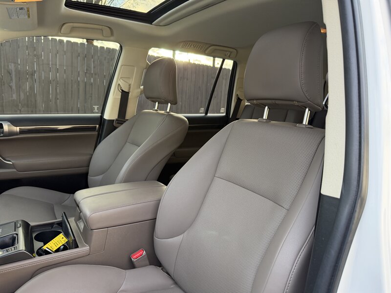 2022 Lexus GX 460 - Photo 22 - Nashville, TN 37210