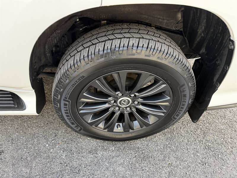 2022 Lexus GX 460 - Photo 16 - Nashville, TN 37210