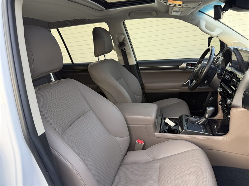 2022 Lexus GX 460 - Photo 35 - Nashville, TN 37210