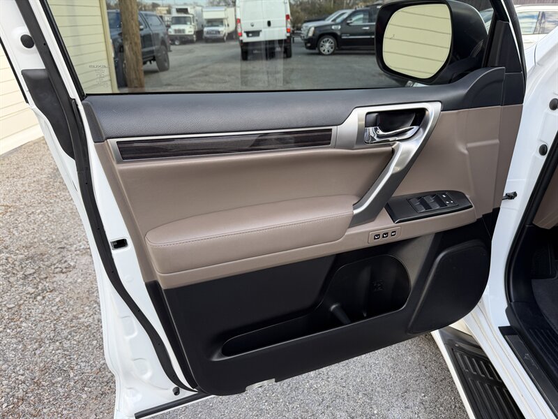 2022 Lexus GX 460 - Photo 17 - Nashville, TN 37210