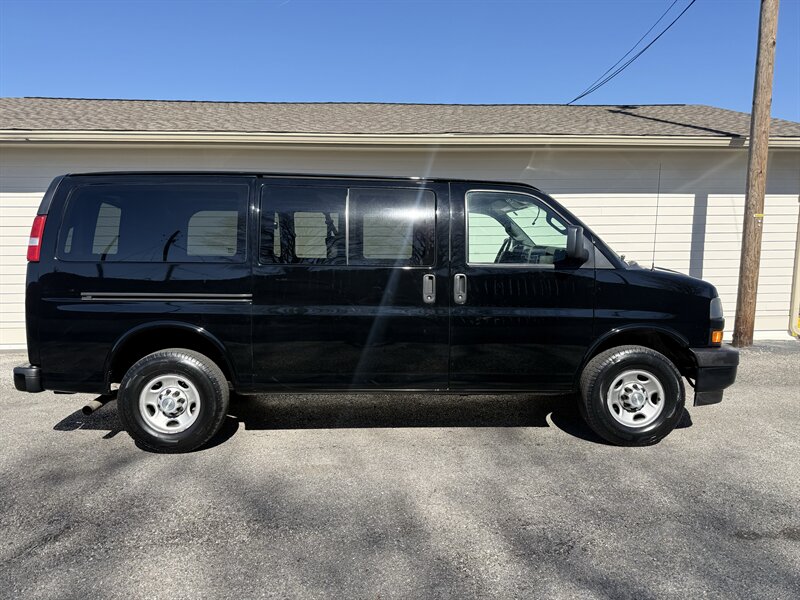 2020 Chevrolet Express 3500   - Photo 1 - Nashville, TN 37210