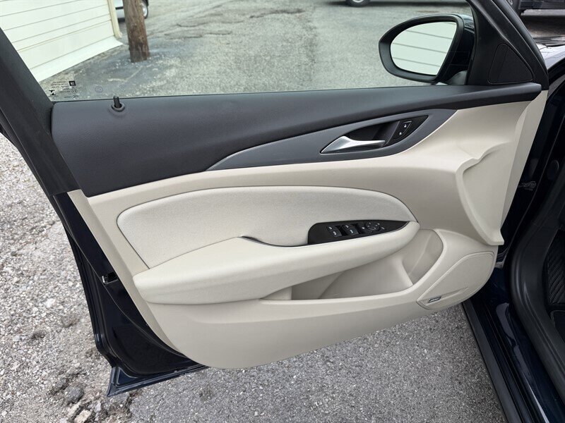 2019 Buick Regal Sportback Preferred - Photo 14 - Nashville, TN 37210