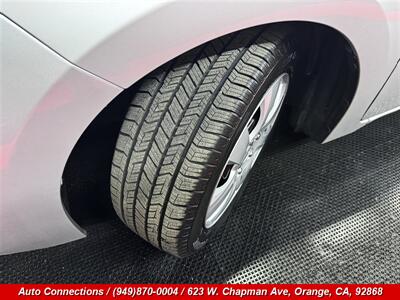 2019 Toyota Corolla LE   - Photo 28 - Orange, CA 92868