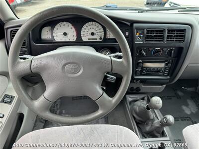2001 Toyota Tacoma V6   - Photo 13 - Orange, CA 92868