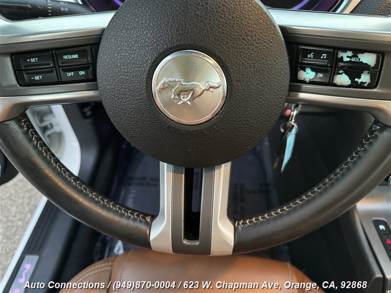 2010 Ford Mustang V6 Premium photo