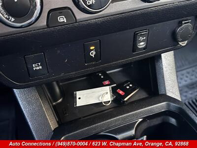 2017 Toyota Tacoma TRD Off-Road - Photo 15 - Orange, CA 92868