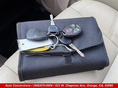 2010 Chevrolet Suburban LTZ   - Photo 29 - Orange, CA 92868