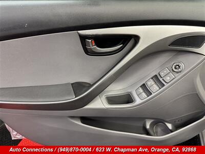 2012 Hyundai ELANTRA GLS   - Photo 18 - Orange, CA 92868