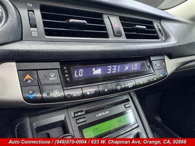2015 Lexus CT 200h   - Photo 17 - Orange, CA 92868