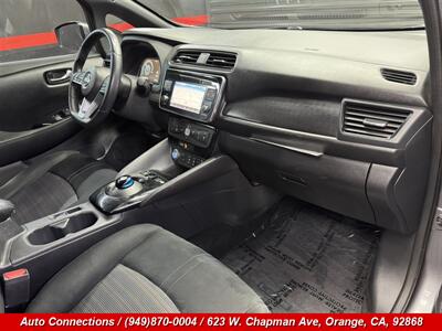 2018 Nissan LEAF SV - Photo 10 - Orange, CA 92868