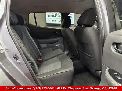 2018 Nissan LEAF SV - Photo 8 - Orange, CA 92868
