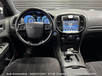 2012 Chrysler 300 Series S V6   - Photo 12 - Orange, CA 92868