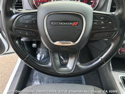 2020 Dodge Charger SXT   - Photo 14 - Orange, CA 92868
