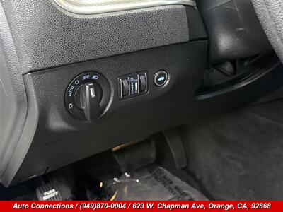 2011 Dodge Charger SE - Photo 17 - Orange, CA 92868