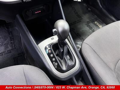 2013 Kia Rio LX   - Photo 14 - Orange, CA 92868