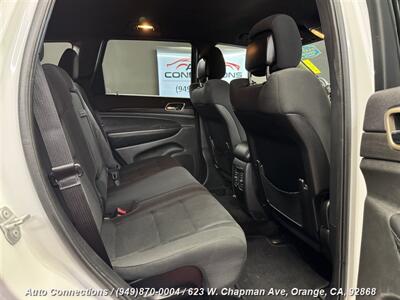 2015 Jeep Grand Cherokee Laredo - Photo 8 - Orange, CA 92868