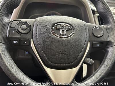 2015 Toyota RAV4 XLE   - Photo 13 - Orange, CA 92868